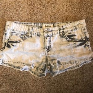 Day trip women’s shorts